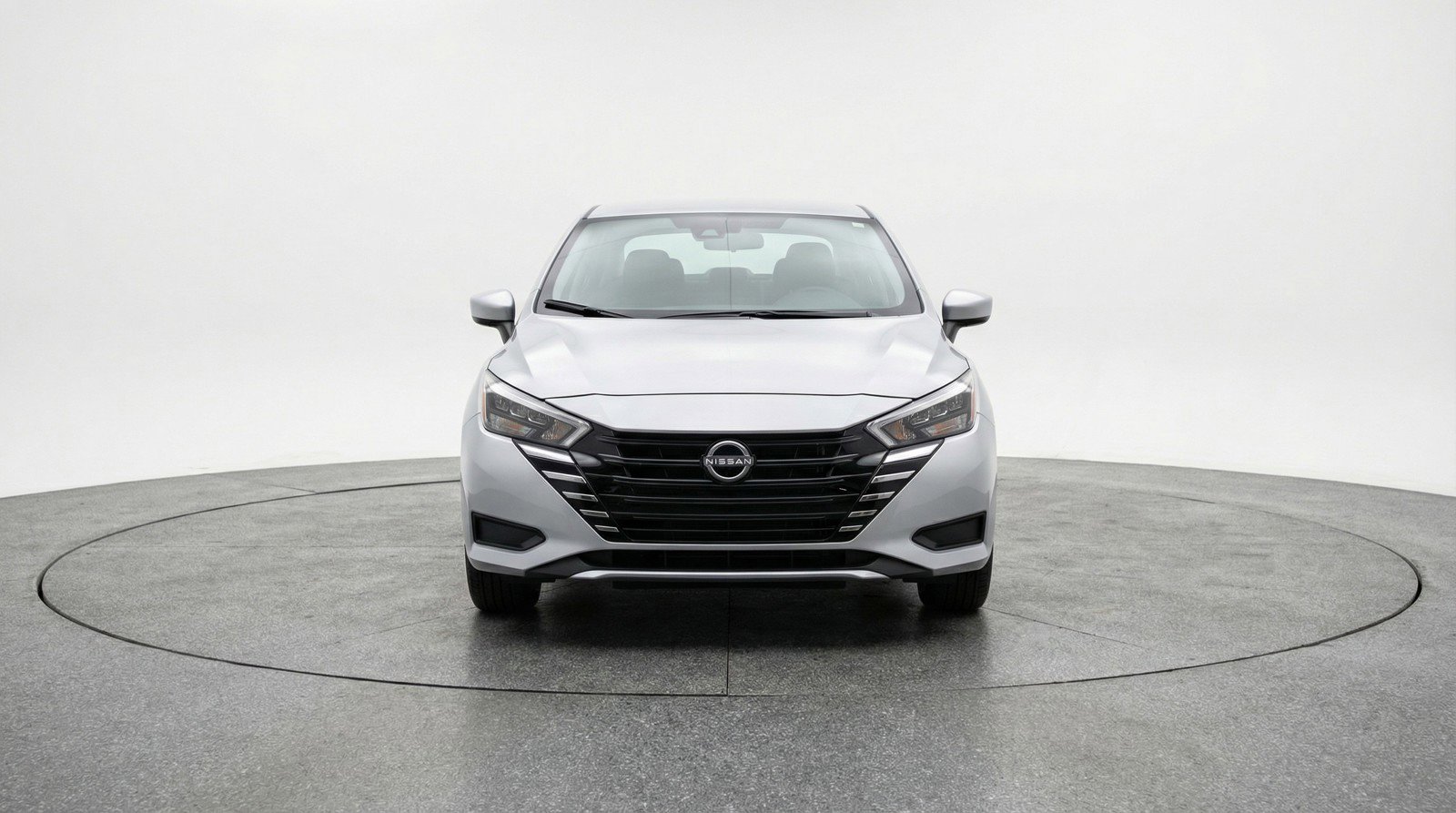 Used 2025 Nissan Versa SV image 2