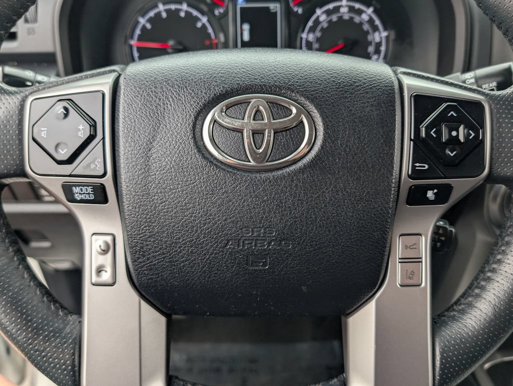 Used 2022 Toyota 4Runner SR5 AWD/4WD image 21
