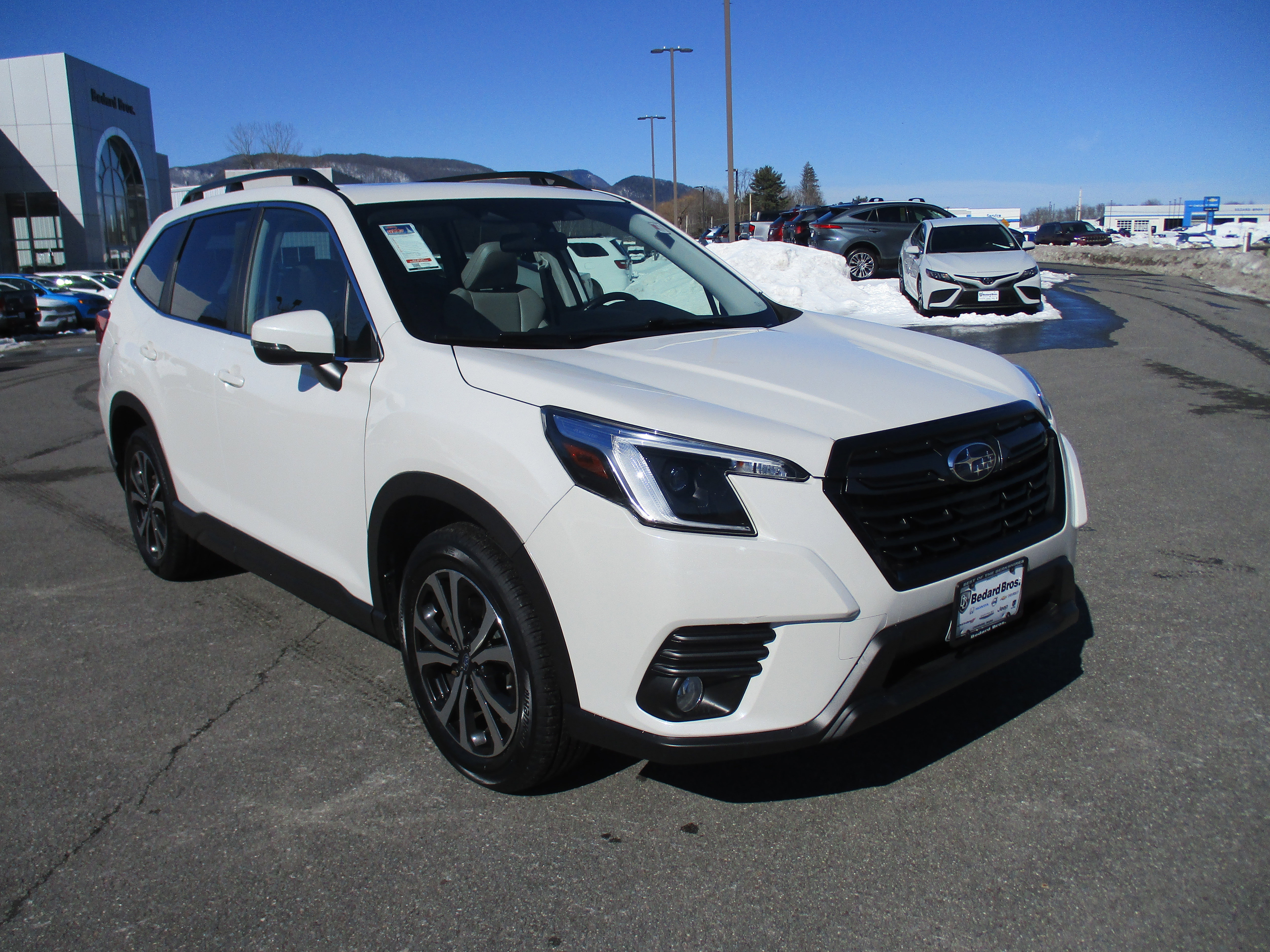 Used 2023 Subaru Forester Limited image 3
