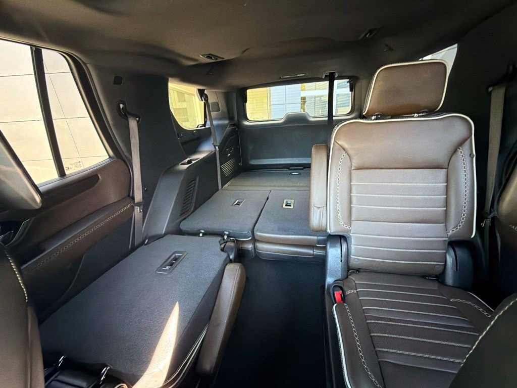 Used 2025 GMC Yukon Denali Ultimate AWD/4WD image 14