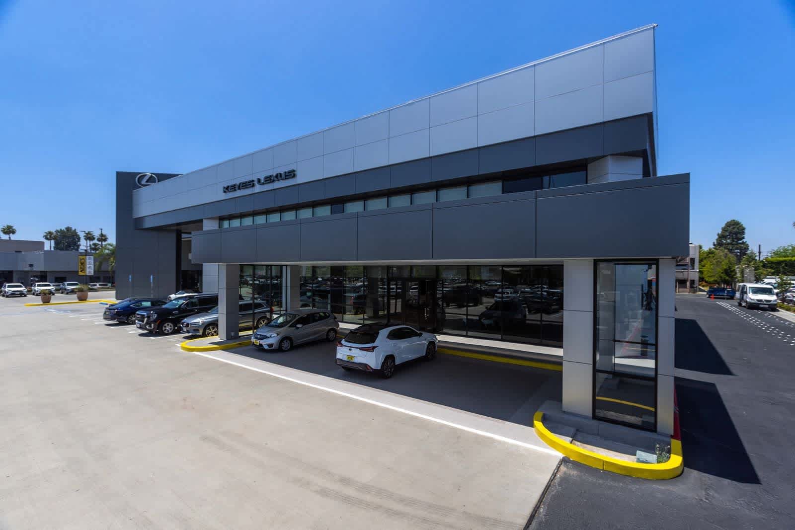 Certified 2025 Lexus UX 300h FWD image 33