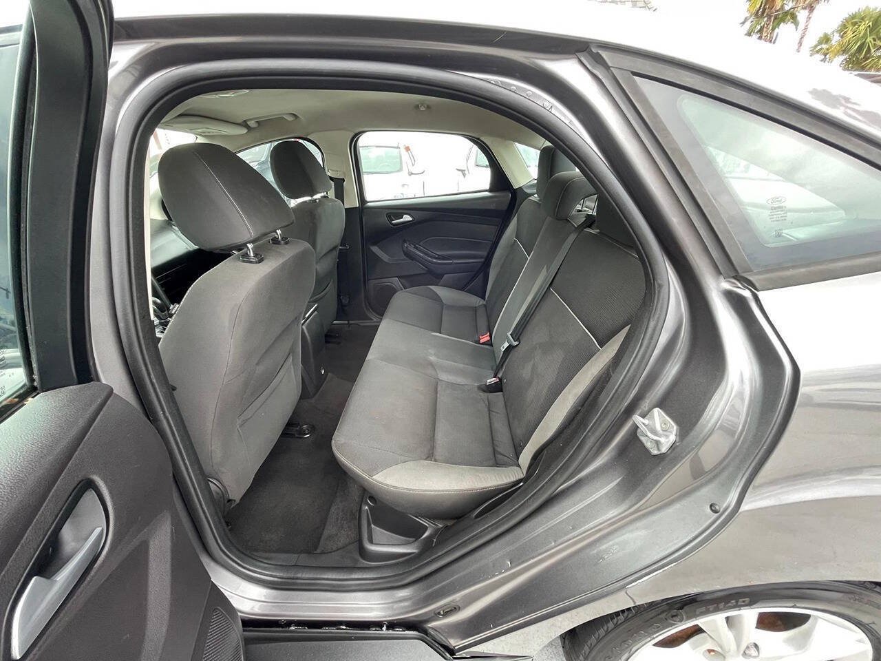 Used 2014 Ford Focus SE FWD image 10