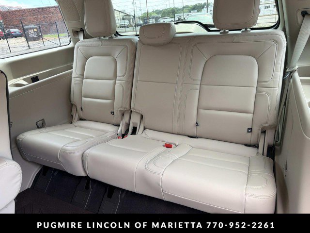 Used 2021 Lincoln Navigator Reserve w/ Luxury Package AWD/4WD image 23