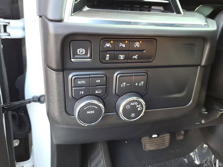 Used 2025 Chevrolet Tahoe LT AWD/4WD image 15