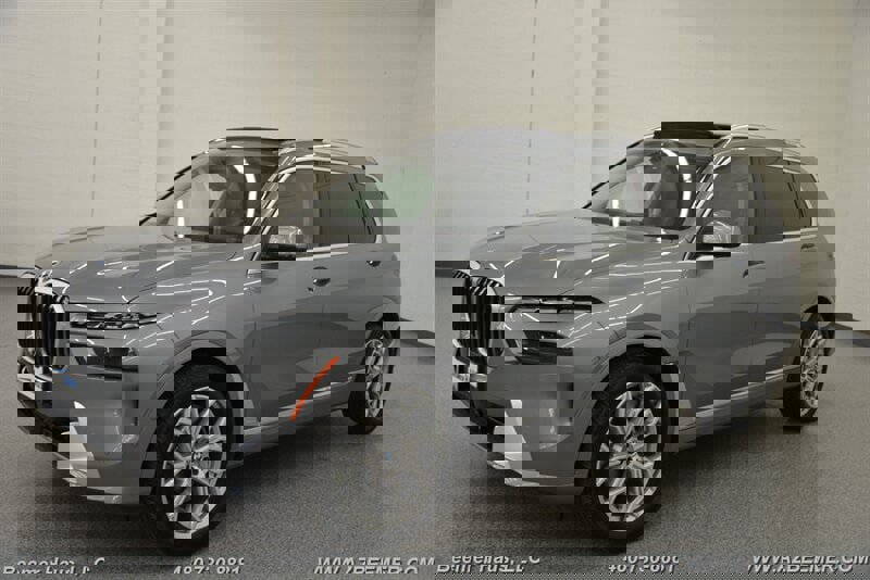 Used 2025 BMW X7 xDrive40i image 3