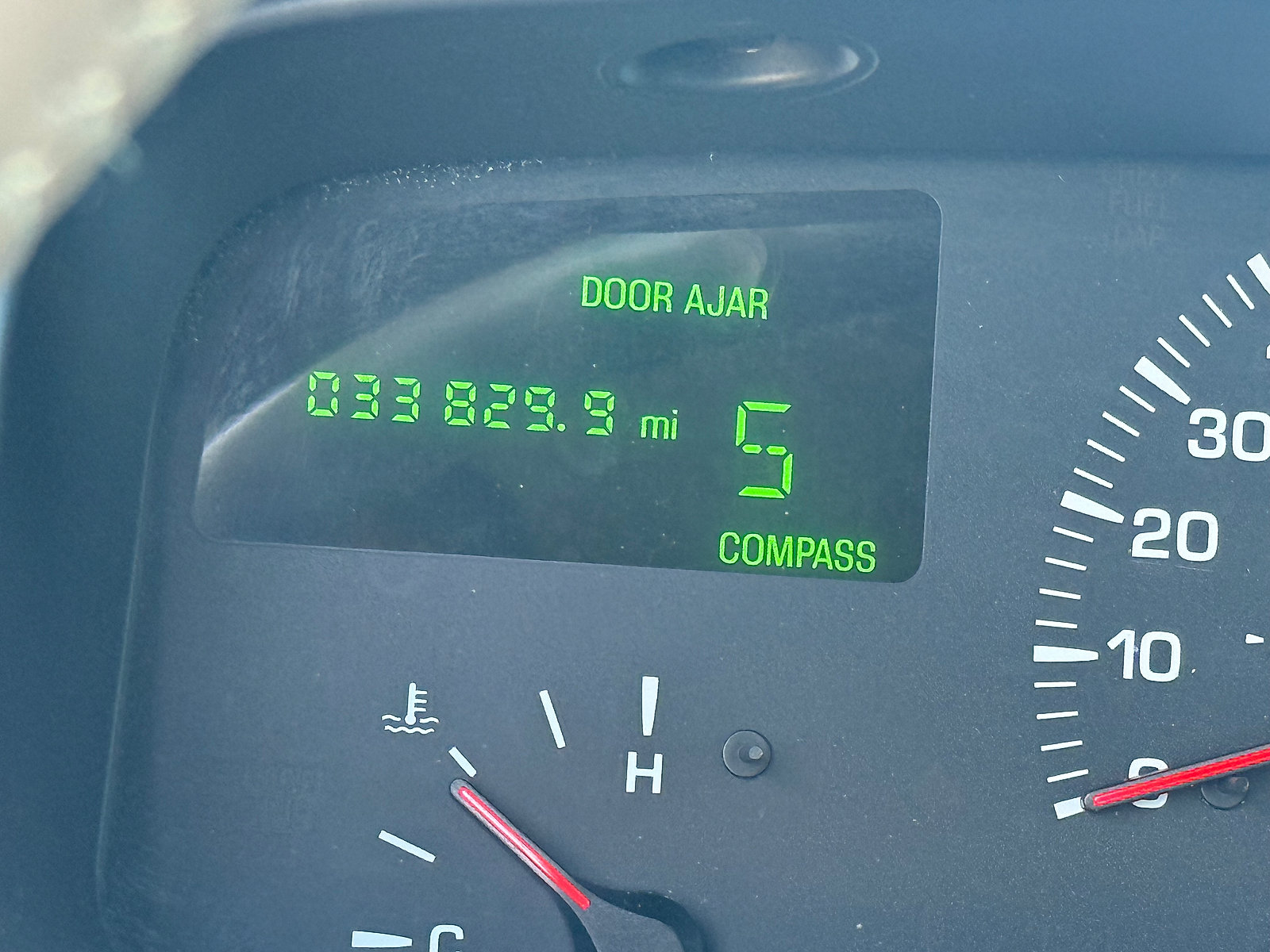 Used 2002 Lincoln Town Car Executive RWD image 32