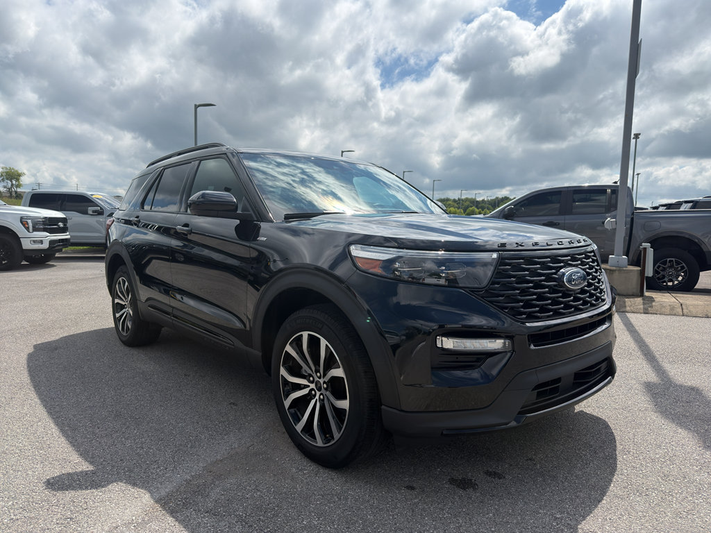 Certified 2022 Ford Explorer ST-Line AWD/4WD image 3