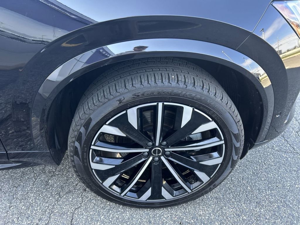 Certified 2025 Volvo XC90 T8 Ultra image 13