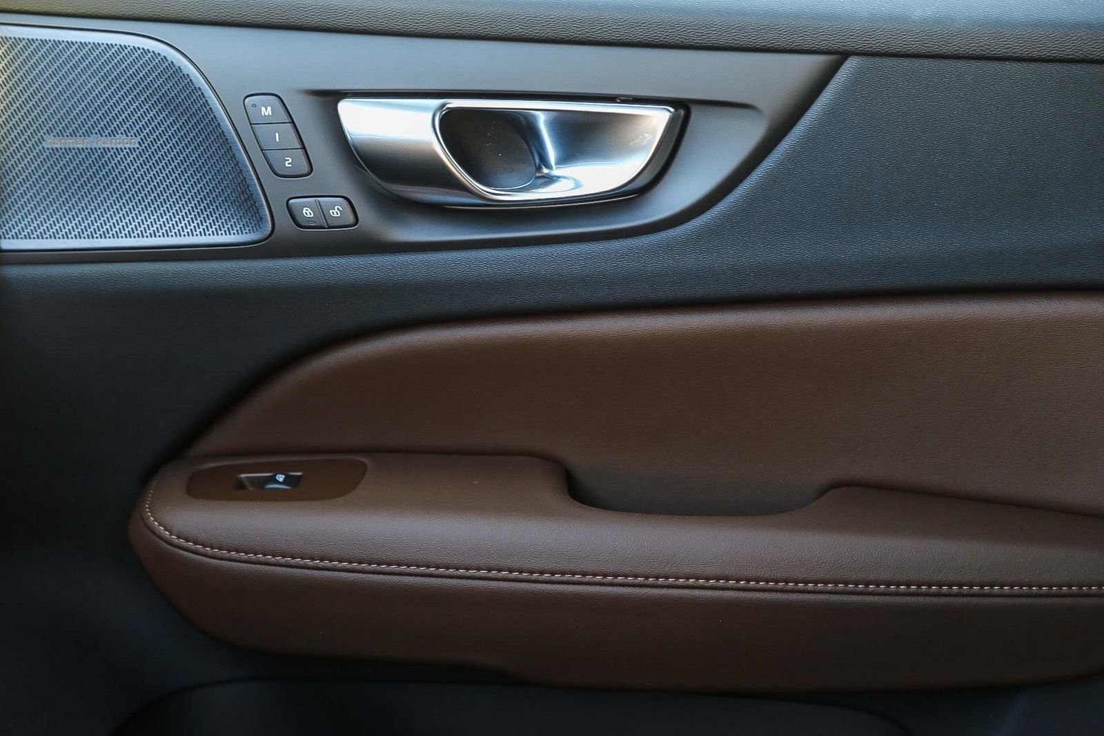 New 2026 Volvo V60 B5 Cross Country Ultra w/ Climate Package image 20