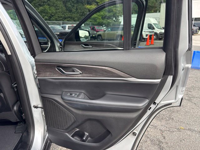 Used 2024 Jeep Grand Cherokee Limited AWD/4WD image 29
