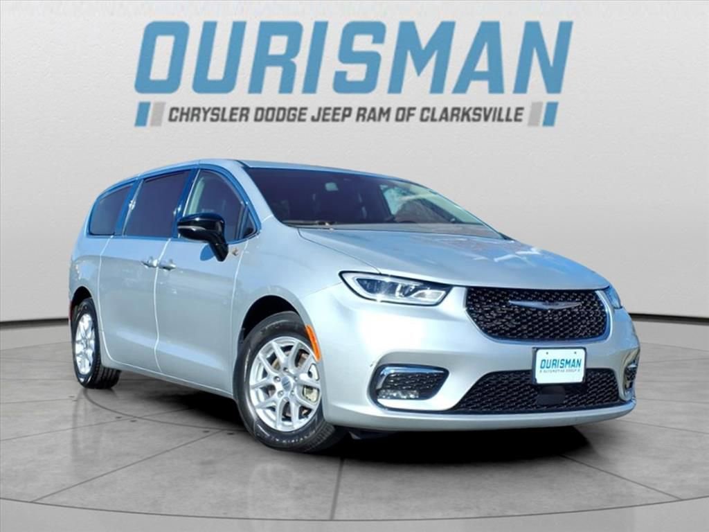 Certified 2024 Chrysler Pacifica Touring-L