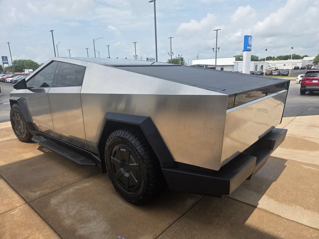 Used 2024 Tesla Cybertruck AWD Crew Cab image 5