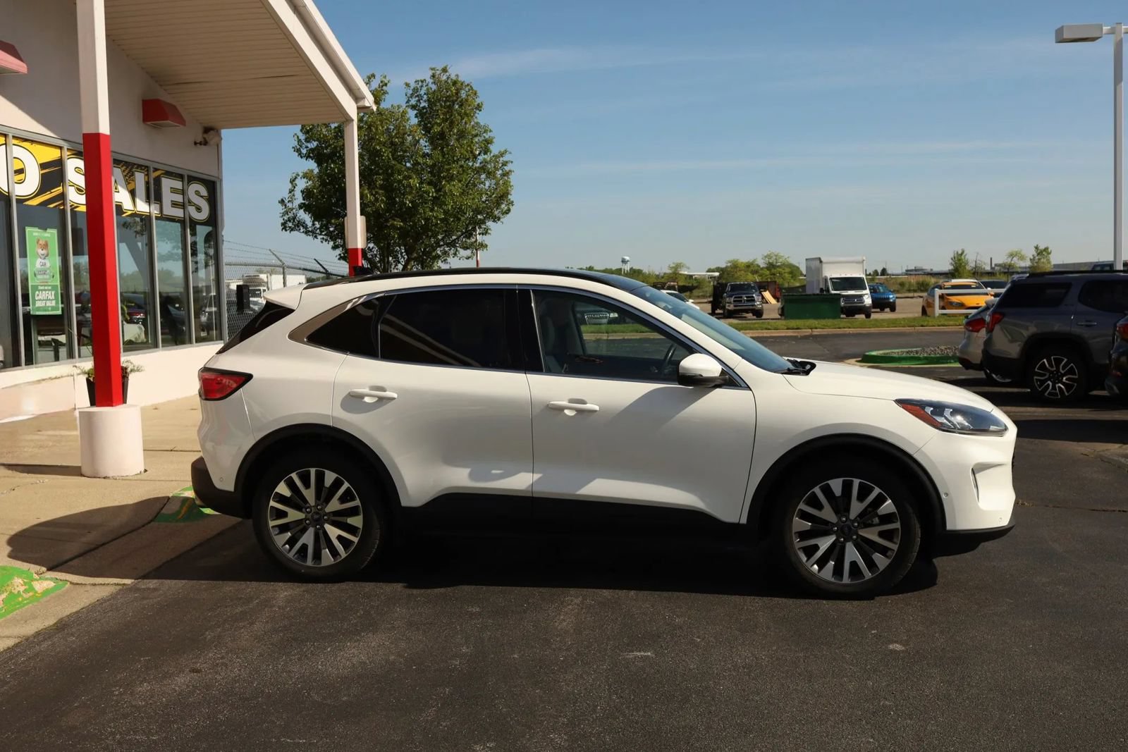 Used 2020 Ford Escape Titanium AWD/4WD image 4