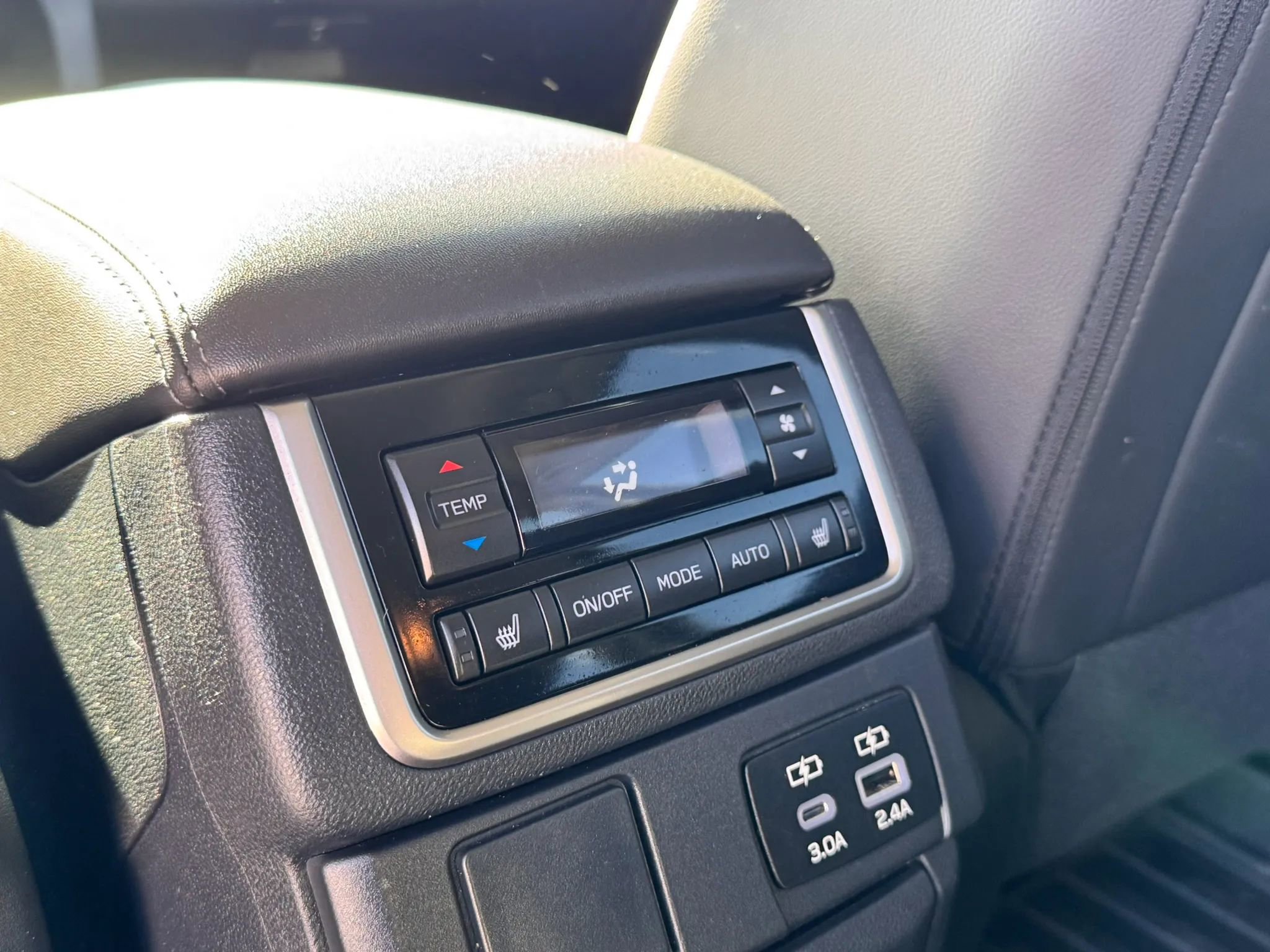 Used 2024 Subaru Ascent Limited image 24