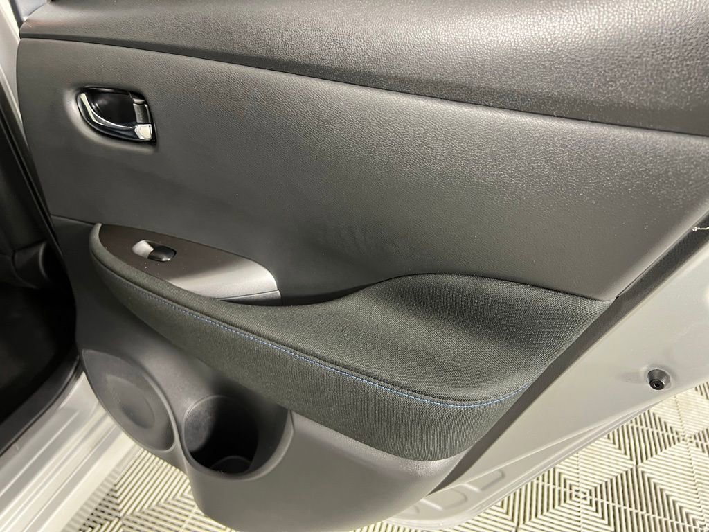 Used 2023 Nissan Leaf S image 27