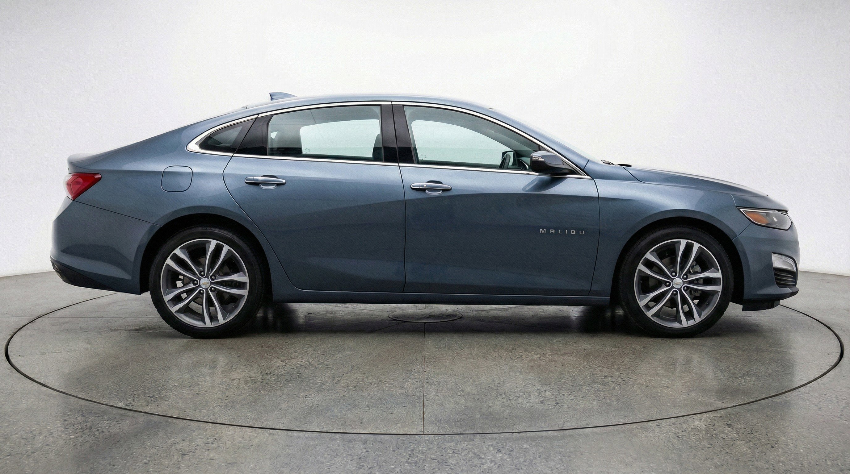 Used 2024 Chevrolet Malibu LT FWD image 11