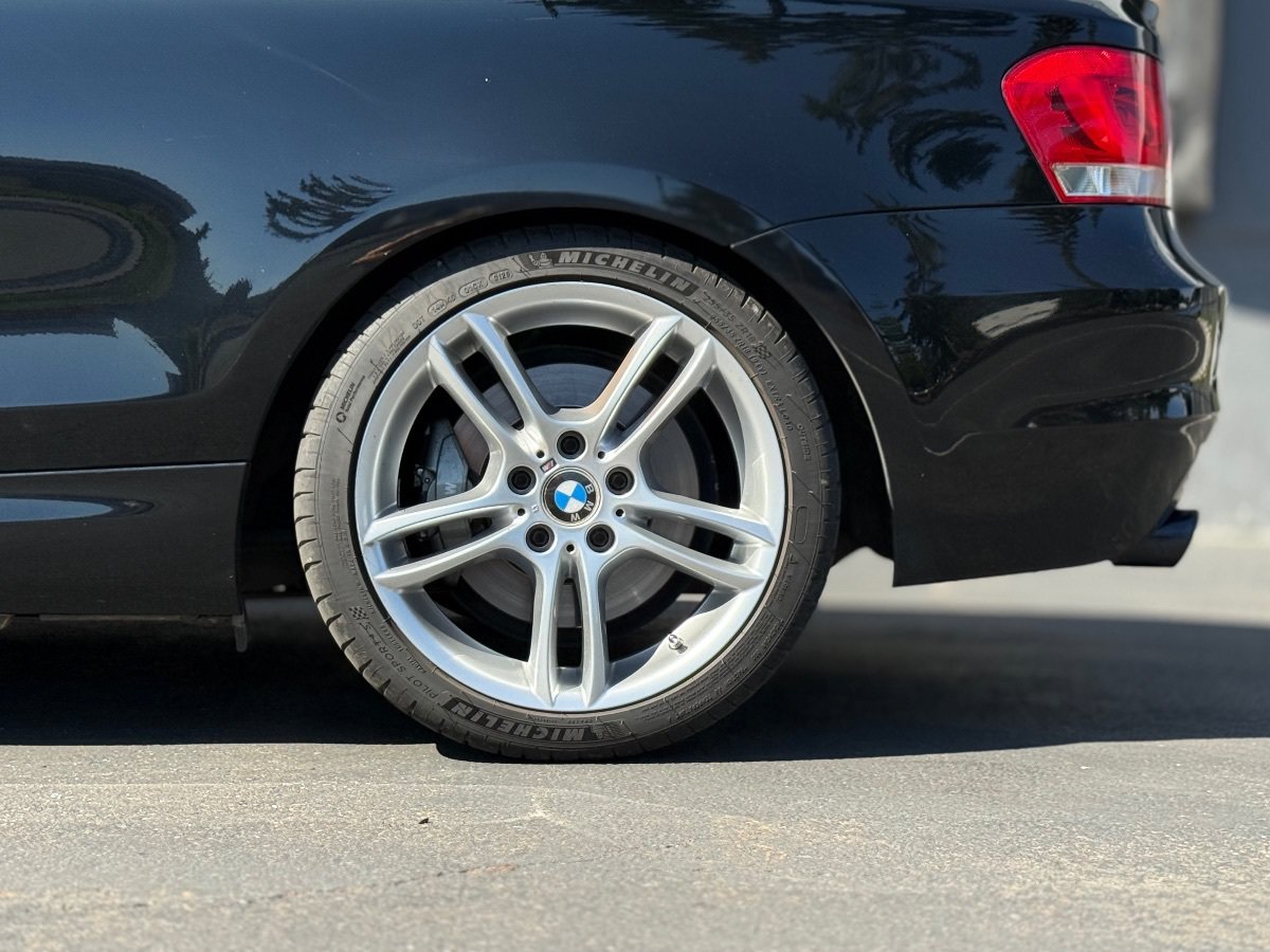 Used 2012 BMW 135i Convertible RWD image 10