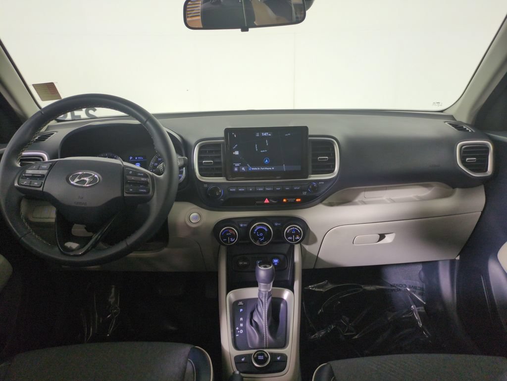 Used 2021 Hyundai Venue FWD image 15