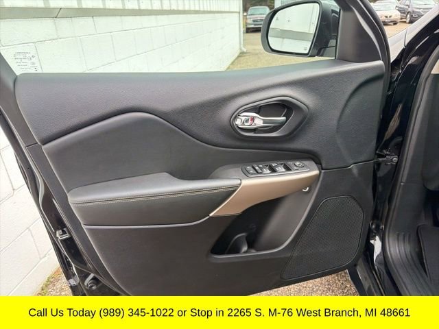 Used 2018 Jeep Cherokee Limited w/ Technology Group image 27