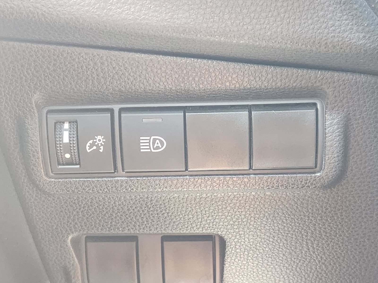 Used 2024 Toyota Corolla Cross LE FWD image 25