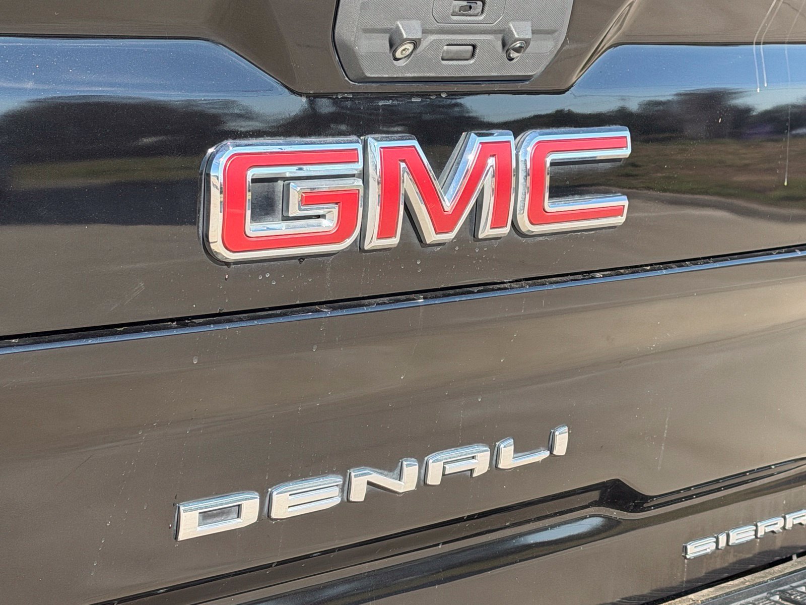 Used 2021 GMC Sierra 2500 Denali w/ Denali Black Diamond Edition AWD/4WD image 10