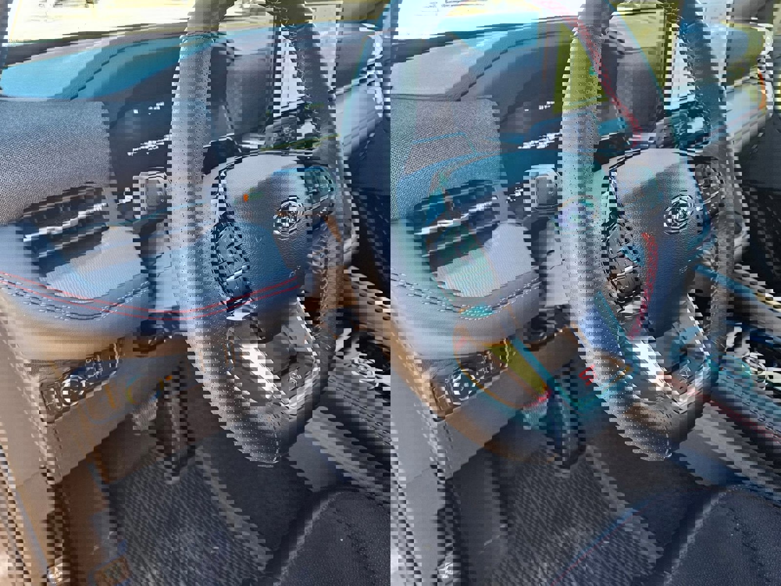 Used 2025 Ford Explorer ST w/ Sun And Sound Package image 10