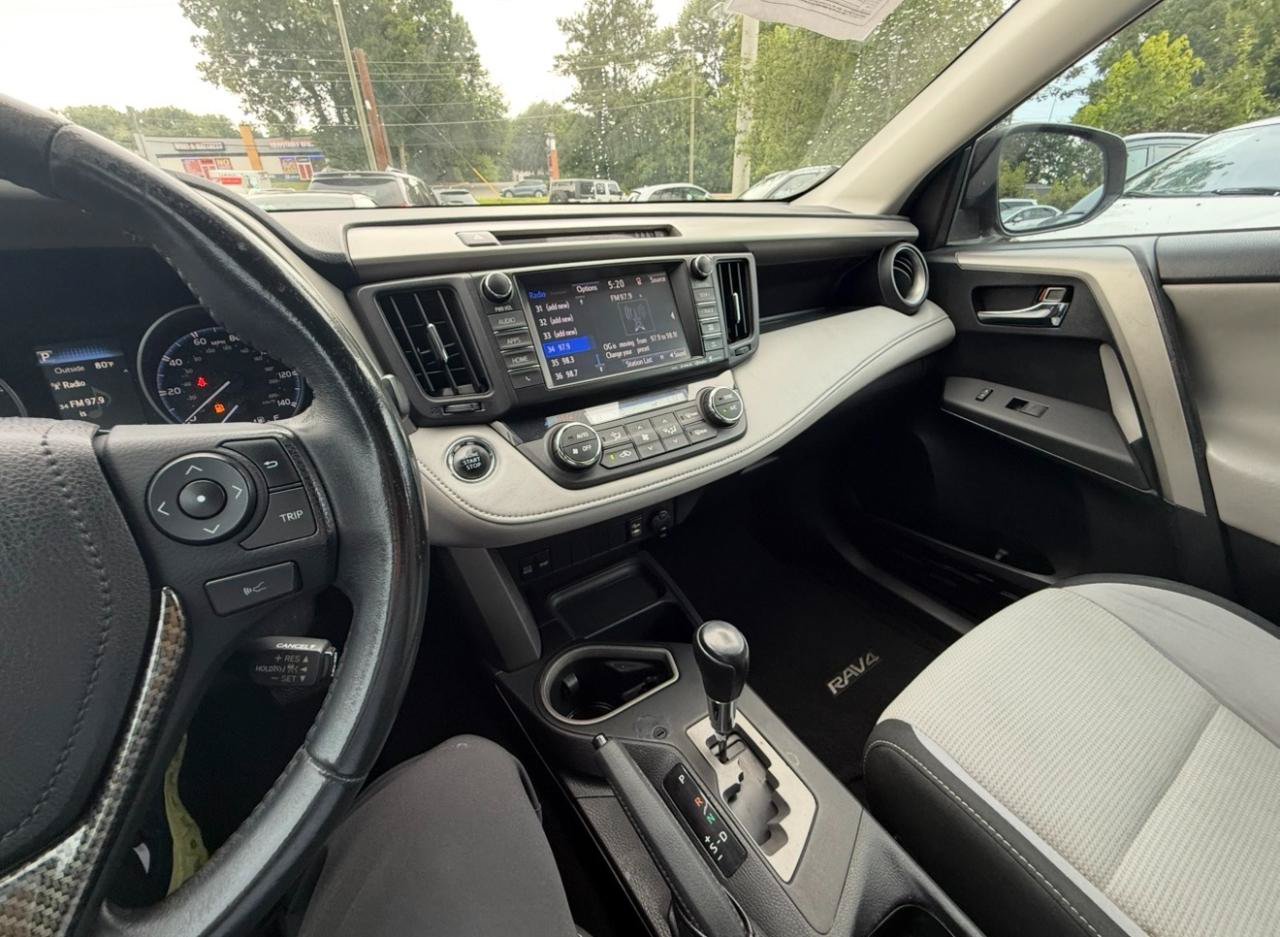 Used 2017 Toyota RAV4 XLE FWD image 19