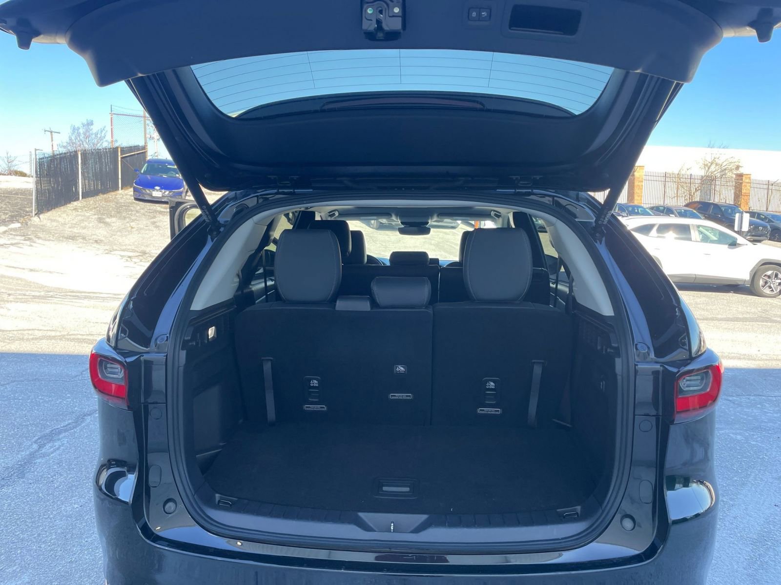 Used 2025 MAZDA CX-90 3.3 Turbo w/ Preferred Package image 32