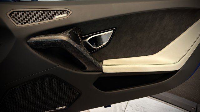 Used 2021 Lamborghini Huracan EVO RWD image 18