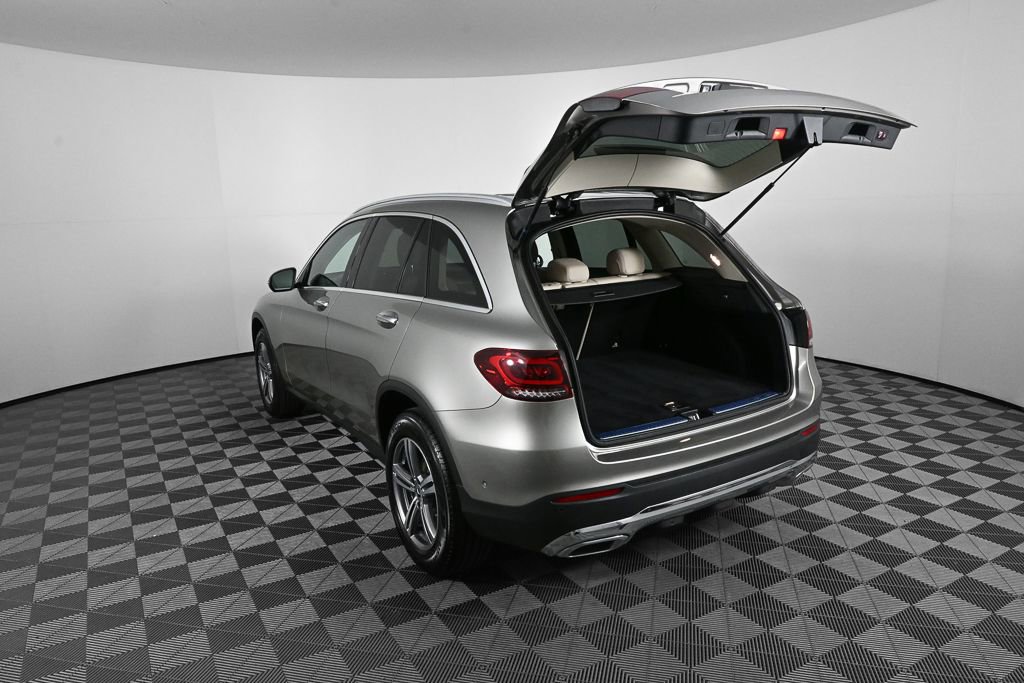 Certified 2022 Mercedes-Benz GLC 300 w/ Premium Package Lite image 32