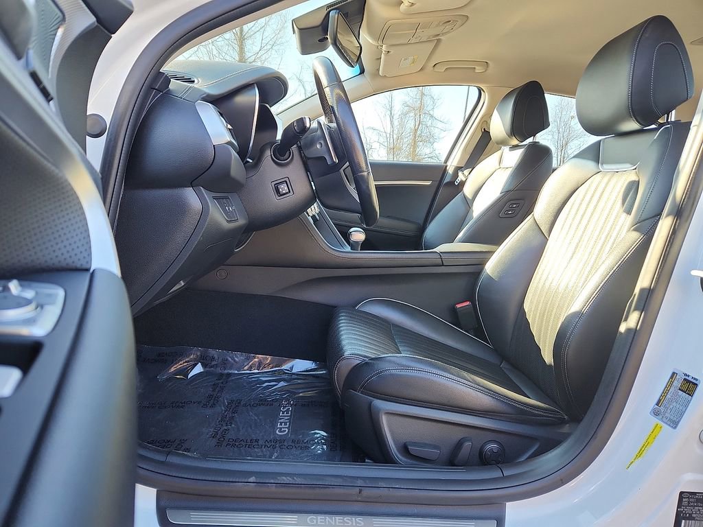 Used 2022 Genesis G70 3.3T image 13
