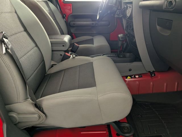 Used 2010 Jeep Wrangler Unlimited Rubicon w/ Dual Top Group image 22