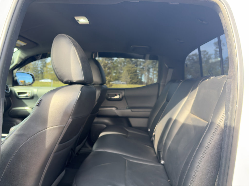 Used 2018 Toyota Tacoma TRD Sport image 14