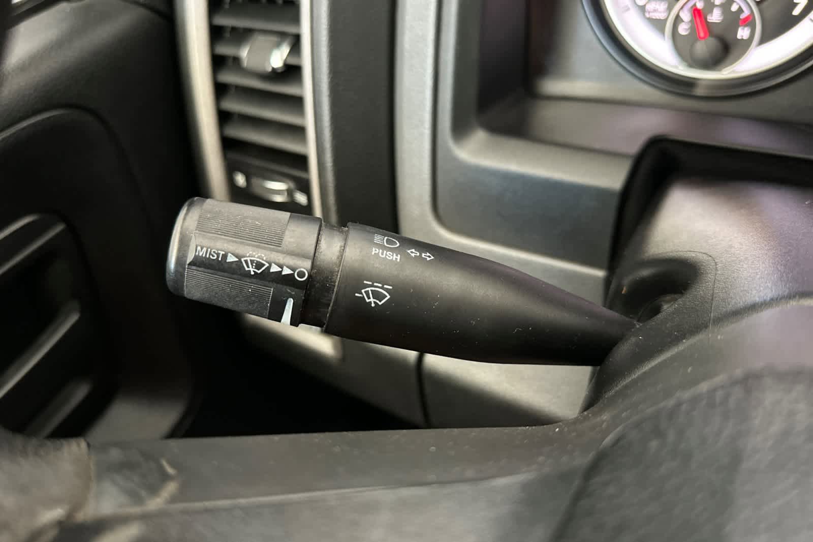 Used 2015 RAM 1500 Express RWD image 27