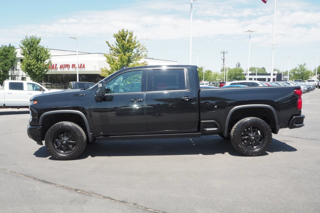 Used 2024 Chevrolet Silverado 3500 LTZ w/ LTZ Plus Package AWD/4WD image 4