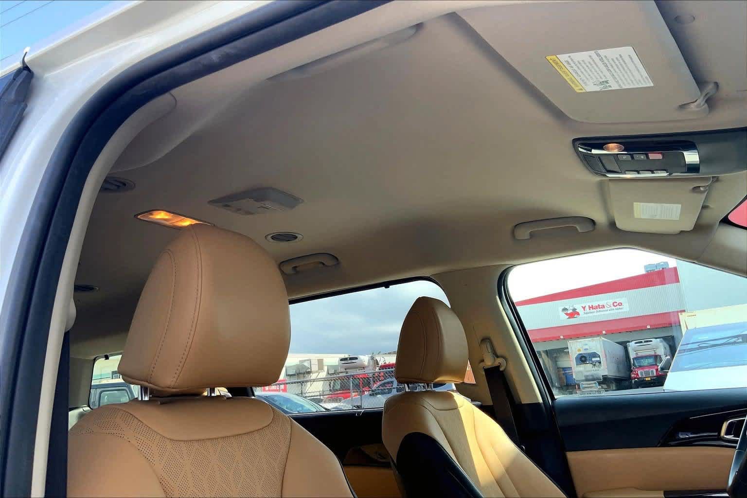 Used 2023 Kia Carnival EX FWD image 30