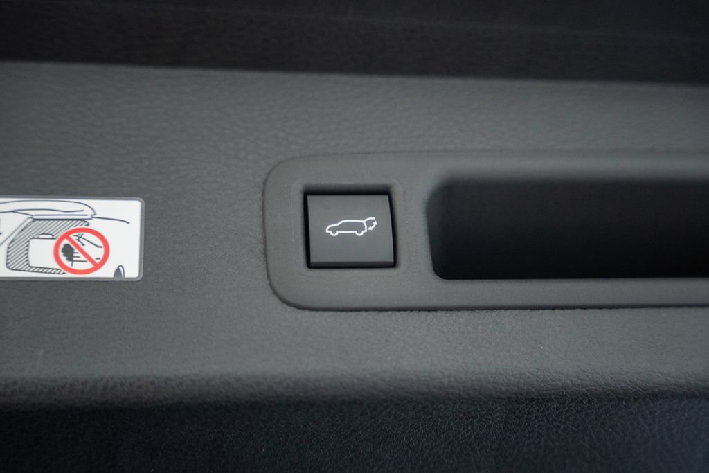 Used 2026 Toyota Sienna LE FWD image 14