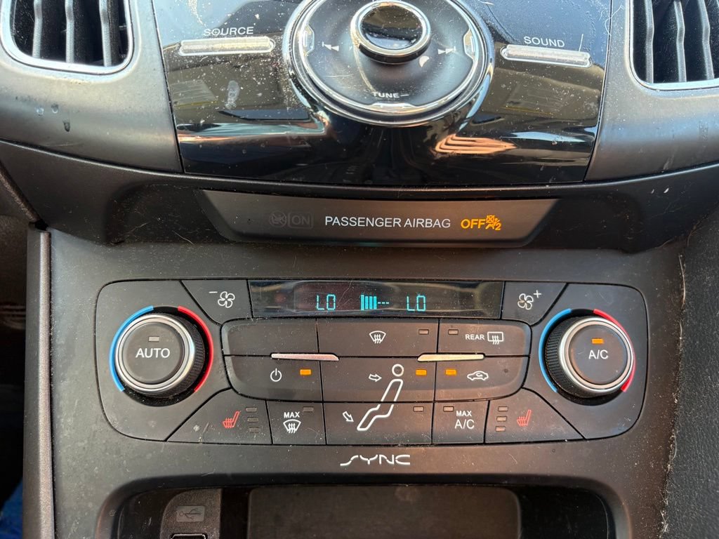 Used 2017 Ford Focus SEL w/ Cold Weather Package FWD image 19