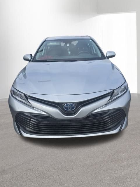 Used 2019 Toyota Camry LE image 2