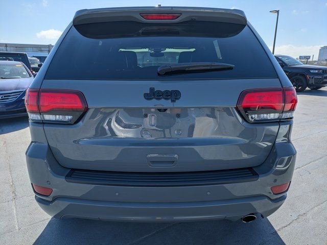 Used 2020 Jeep Grand Cherokee Altitude image 4