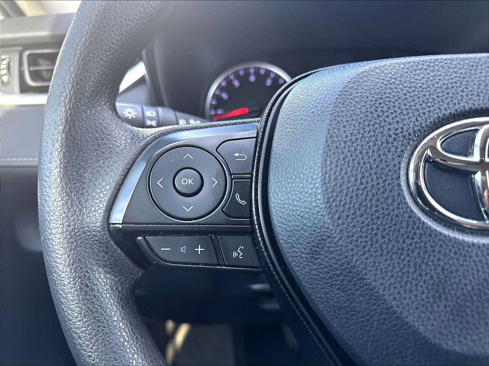 Used 2019 Toyota RAV4 XLE AWD/4WD image 19