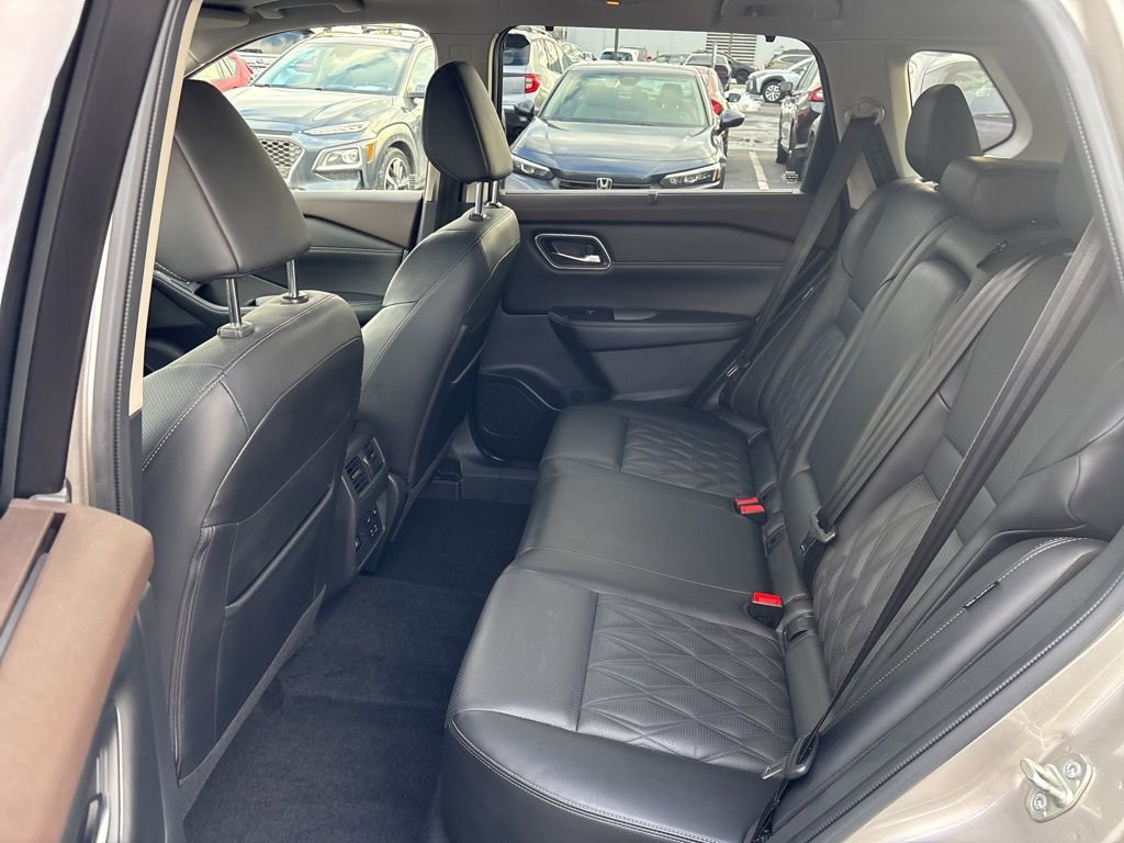 Used 2023 Nissan Rogue Platinum w/ Platinum Premium Package image 12