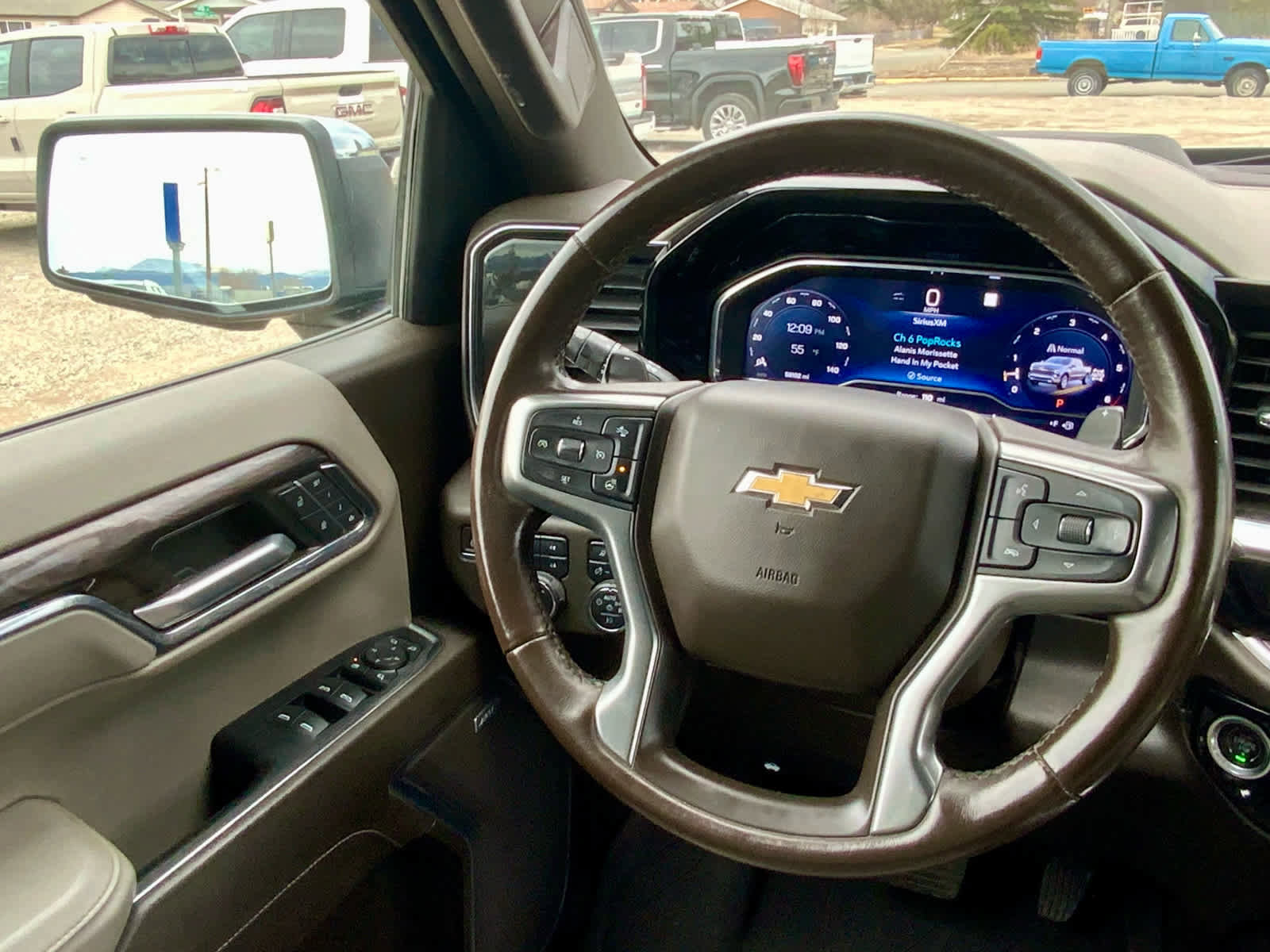 Certified 2023 Chevrolet Silverado 1500 LTZ w/ Technology Package image 40