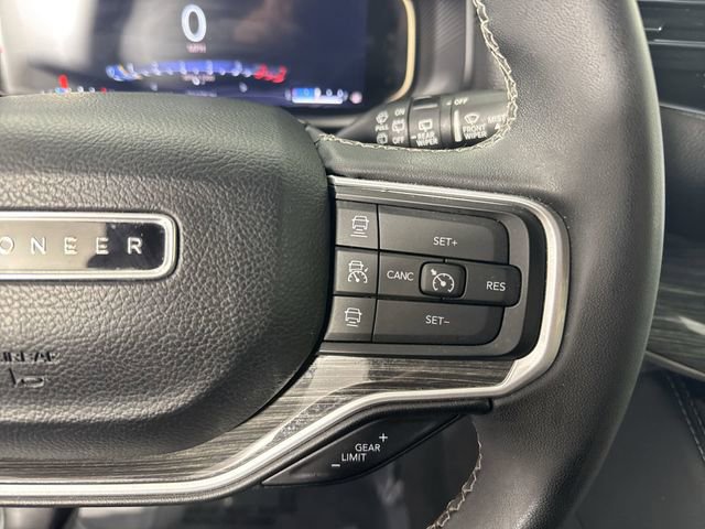 Used 2022 Jeep Wagoneer Series II AWD/4WD image 12