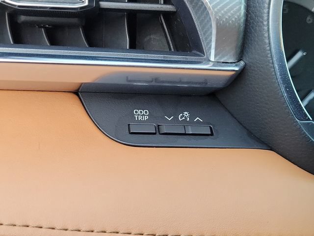 Used 2021 Toyota Highlander Platinum FWD image 13
