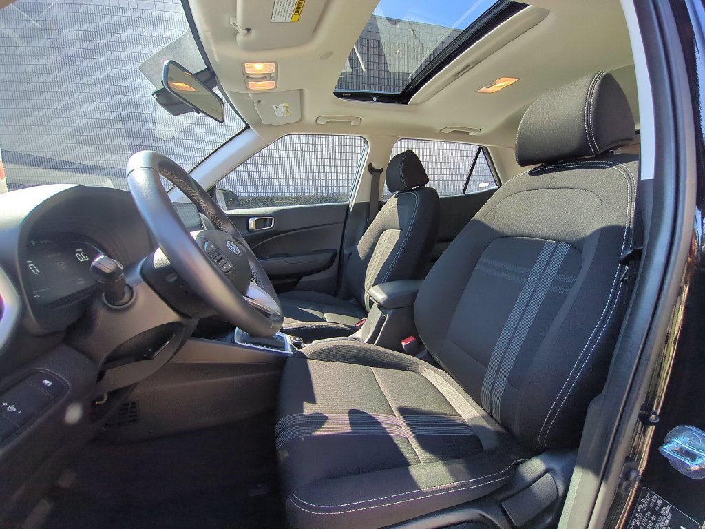 Used 2026 Hyundai Venue SEL FWD image 24