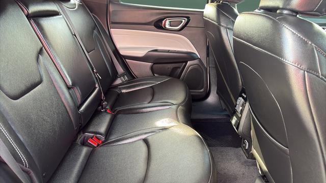 Used 2025 Jeep Compass Limited image 19