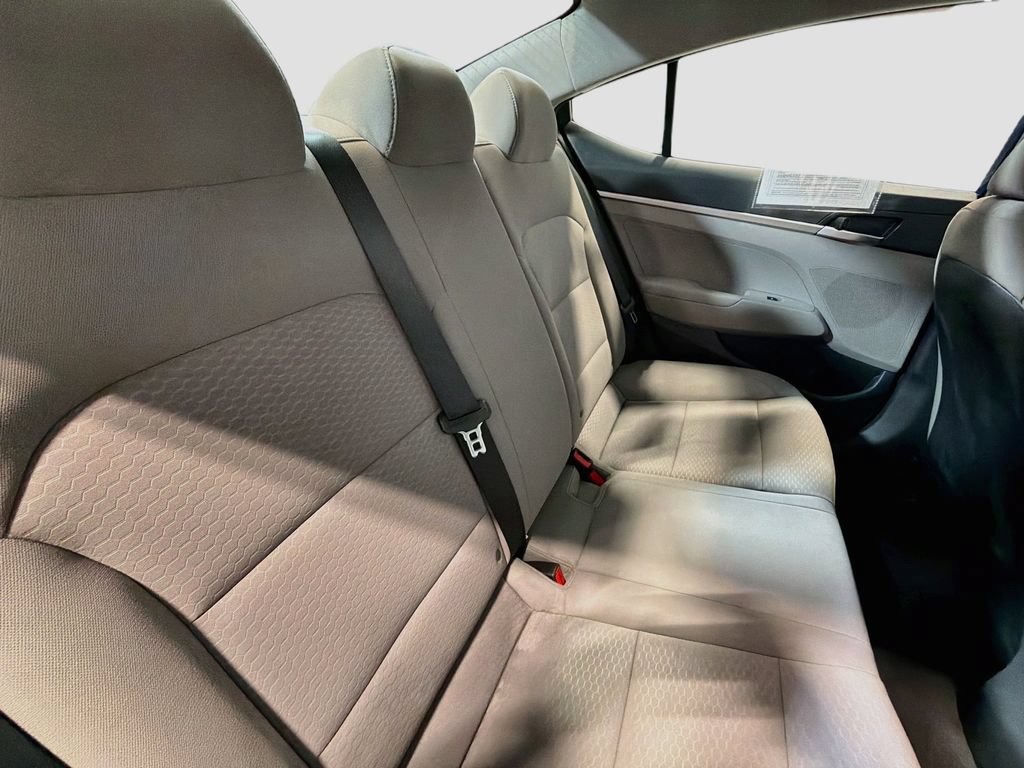Used 2020 Hyundai Elantra SE FWD image 24