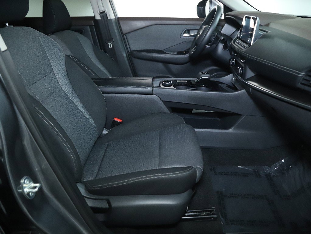 Certified 2023 Nissan Rogue SV image 34