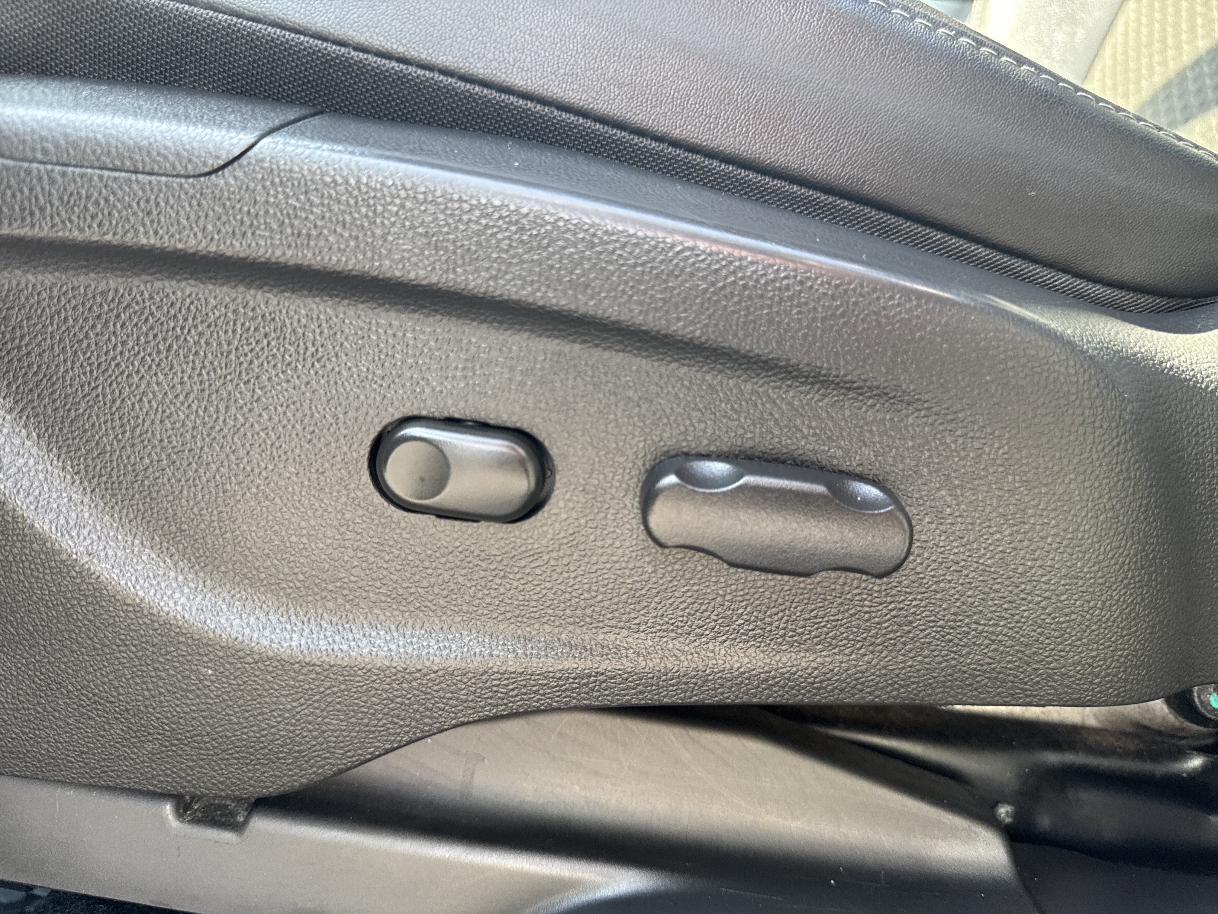 Used 2019 Buick Encore Preferred image 10